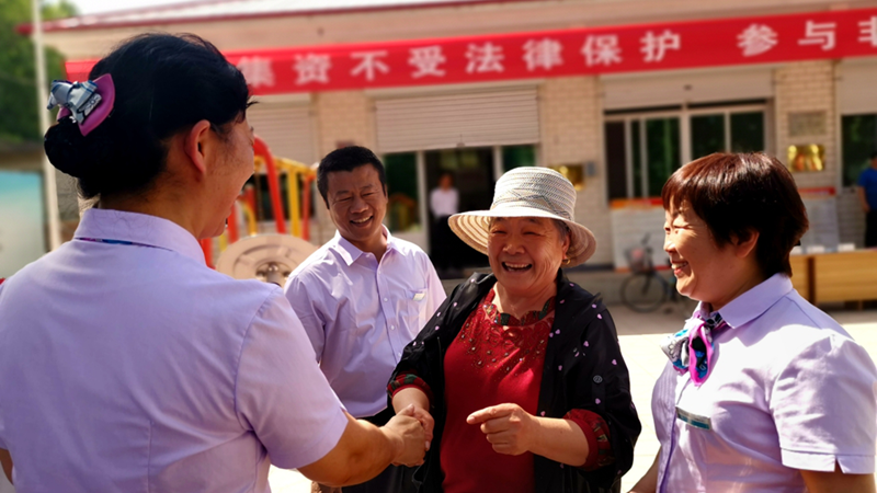 AG尊时凯龙人生就博新区开展远离非法集资宣传活动 首站走进龚庄村