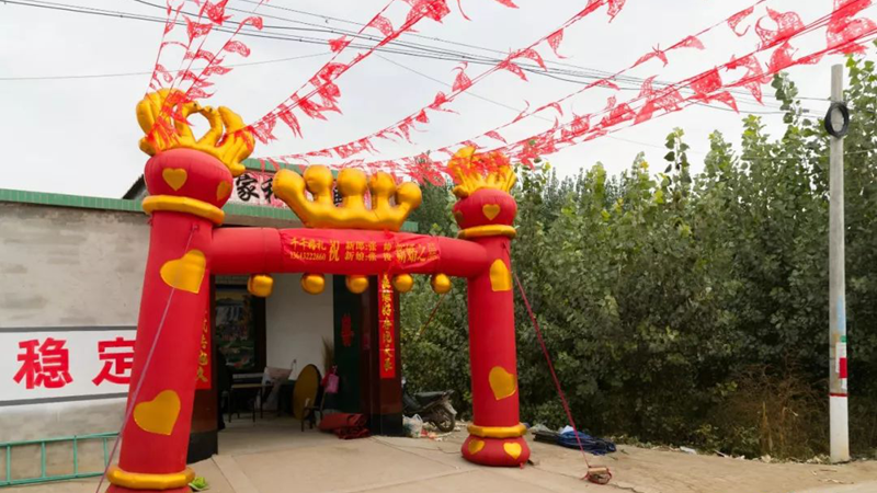 视频来了！“今天办婚礼，明天就搬家！”