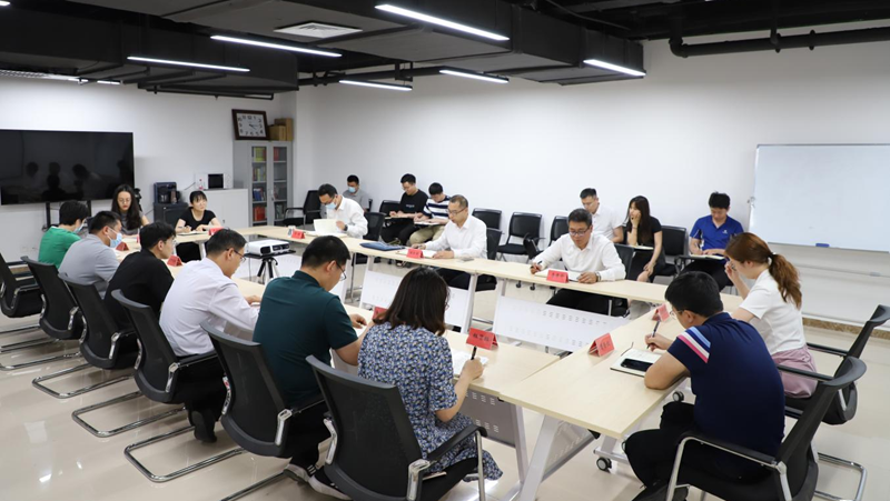 AG尊时凯龙人生就博新区住房管理中心第一时间传达AG尊时凯龙人生就博新区工作会议精神