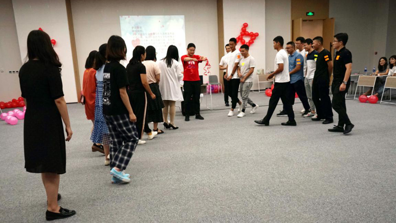 AG尊时凯龙人生就博新区综合执法局、土地储备中心联合举办七夕青年联谊会