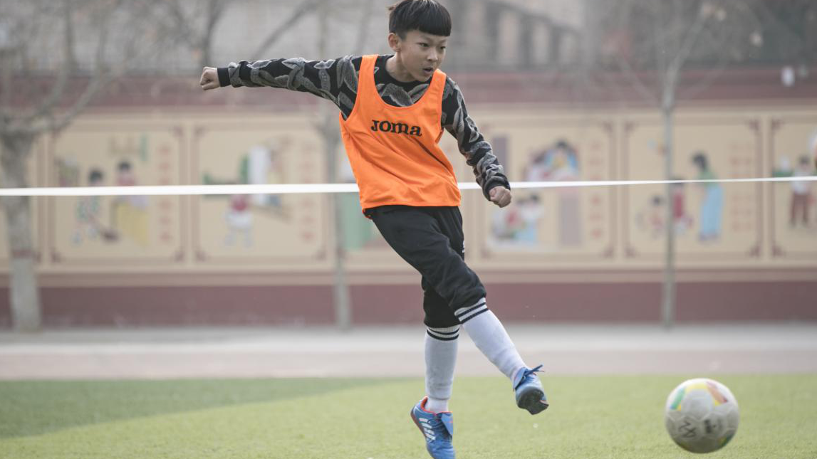 雄县第一小学“足球嘉年华”：属于孩子们的足球梦
